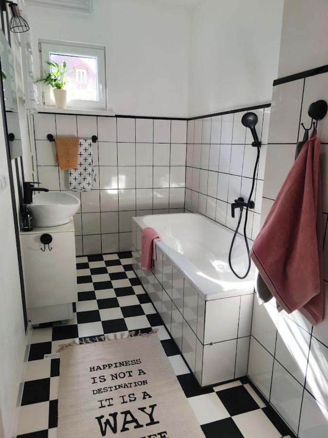 Apartament W Sasiedztwie Lasu 1800M Od Morza Sopot Luaran gambar